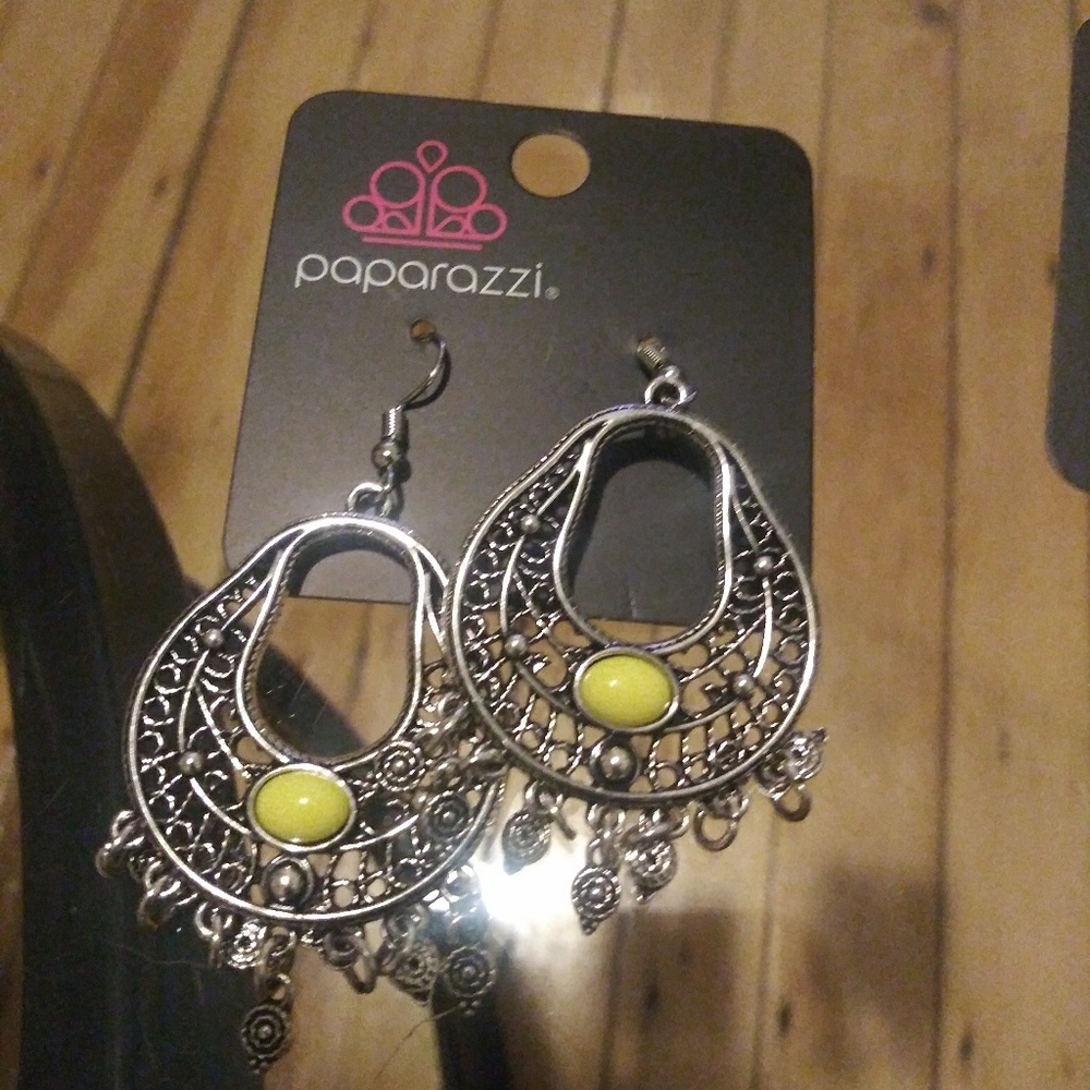 Earring - Picture 8 of 8